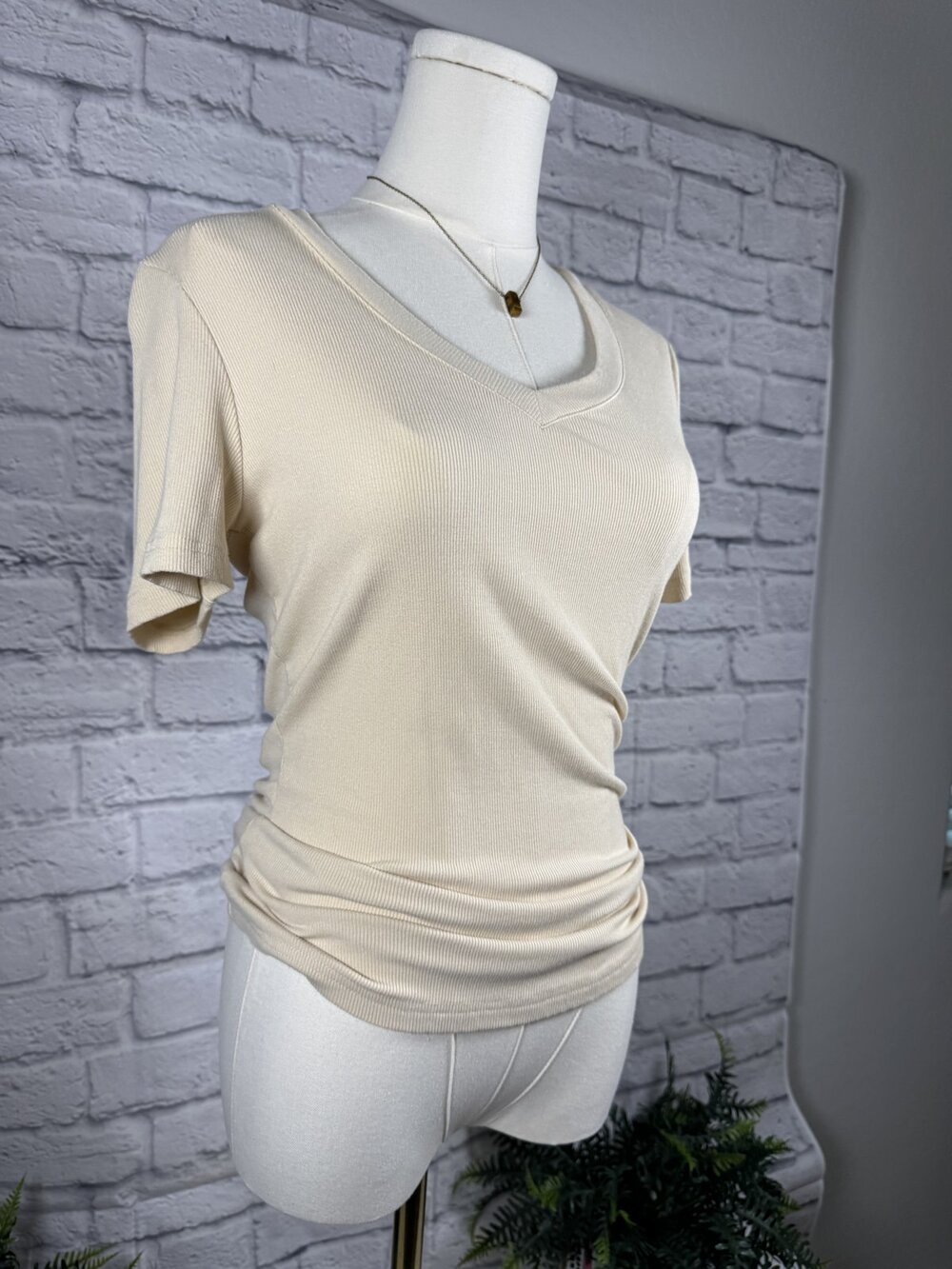 PrettyGarden Cream Ribbed V-Neck Short Sleeve Tee M Fitted Stretch Basic Top